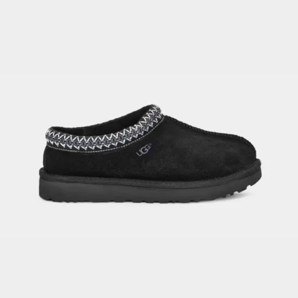 black ugg tasman